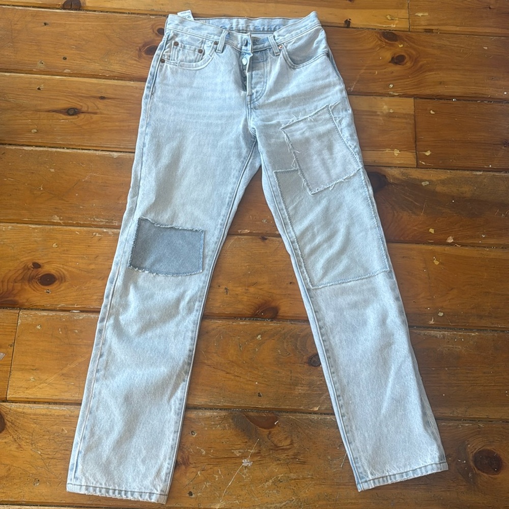 Levi’s light wash jeans